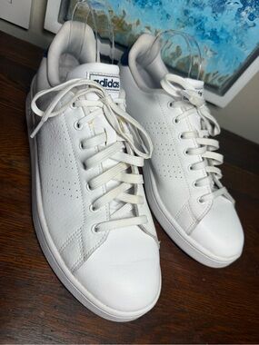Adidas Advantage 2.0 Men’s White Leather Sneakers with Navy Heel Tab SZ 12